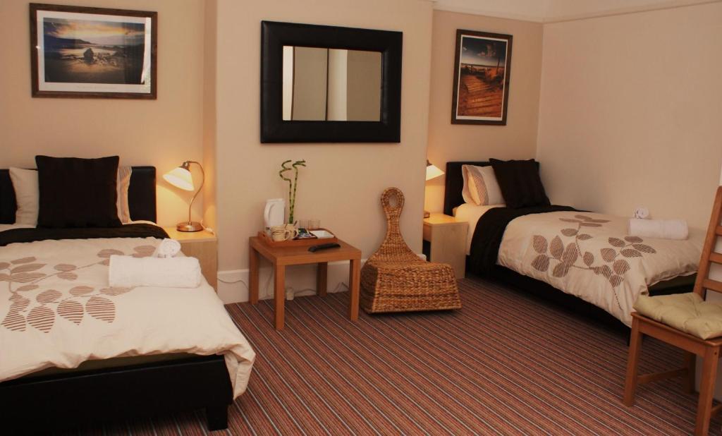 The White Lodge Southsea Портсмут Номер фото