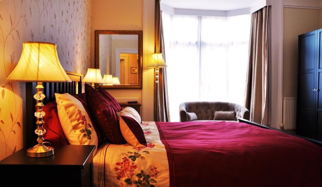 The White Lodge Southsea Портсмут Номер фото